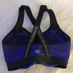 VS Sports Bra NWOT